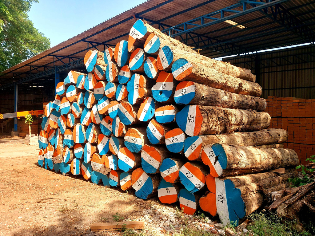 Round Logs