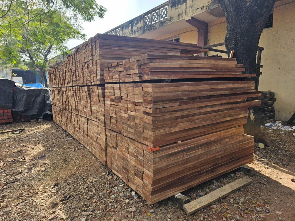 Round Logs
